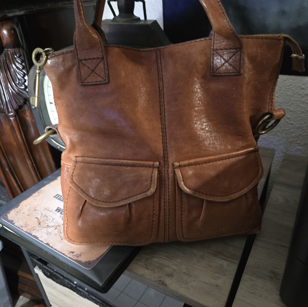 Brown Leather Handbag with Structured Design and Contrast Stitching